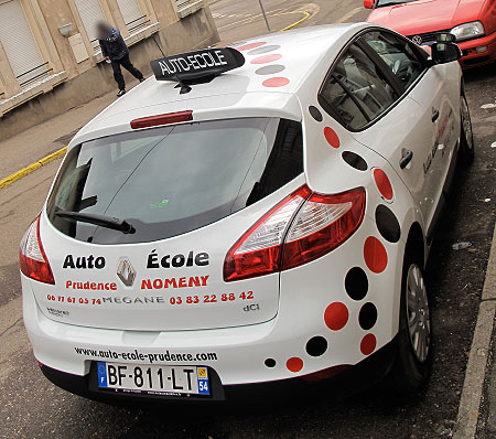 Décoration véhicule - Megane - Adhésif 2 couleurs